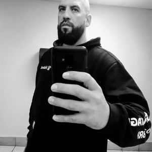 Meet your Posher, Levi